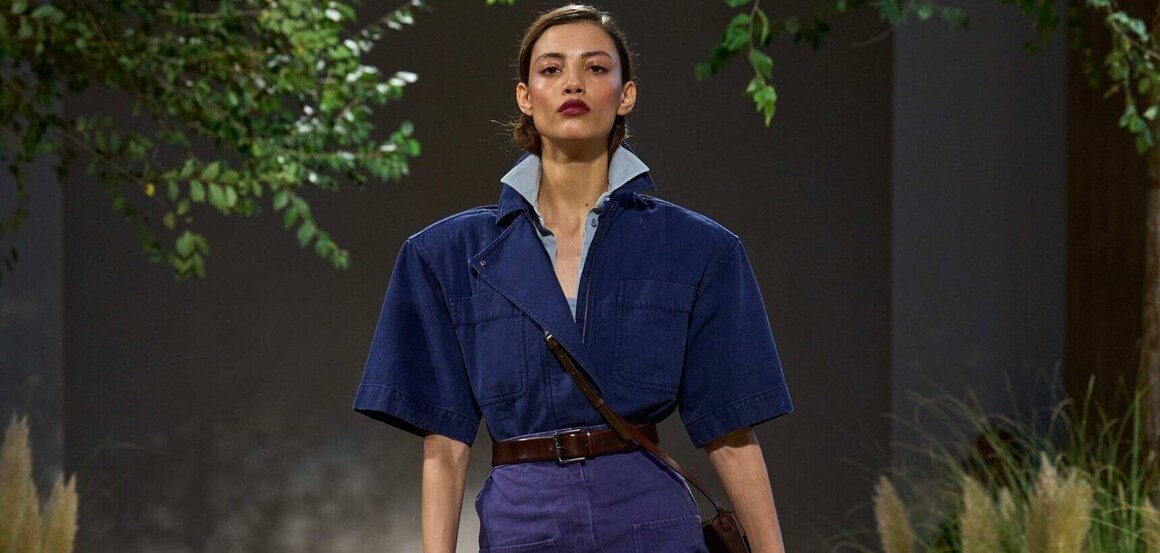 DT★Max Mara★vaimy サテンブレザー Max Mara: Ready-To-Wear SS24 - 10 Magazine